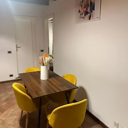 Feel - Piazza Pontida Balcony *